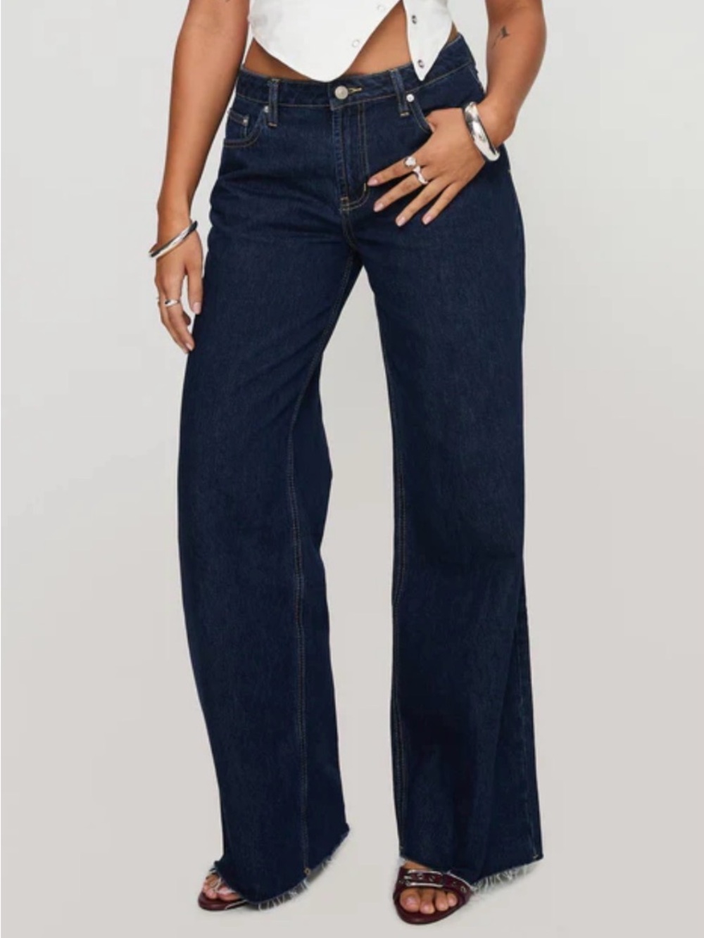 Princess Polly Women’s Size 0 Dark Blue Straight Leg Jeans